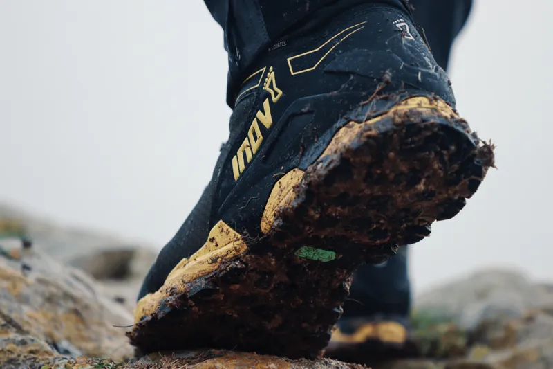 Inov8 Roclite Pro G 400 GTX V2 Men's Hiking Boot in Olive/Black/Yellow-9